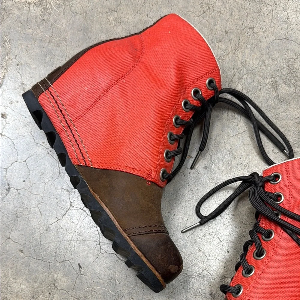 Sorel Red and Brown Lace Up Boots - Picture 12 of 13